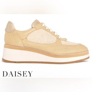 Donald Pliner size 6 Brand New with box